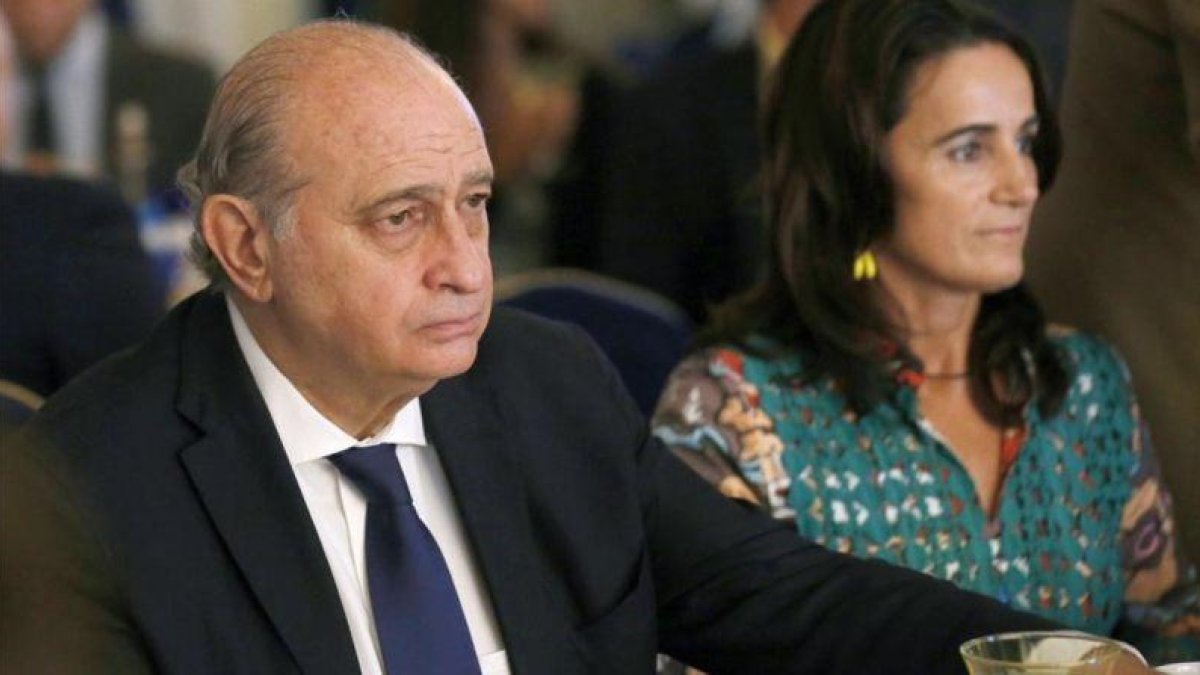 El ministro del Interior, Jorge Fernández Díaz, en un acto este miércoles en Madrid.-EFE / SERGIO BARRENECHEA