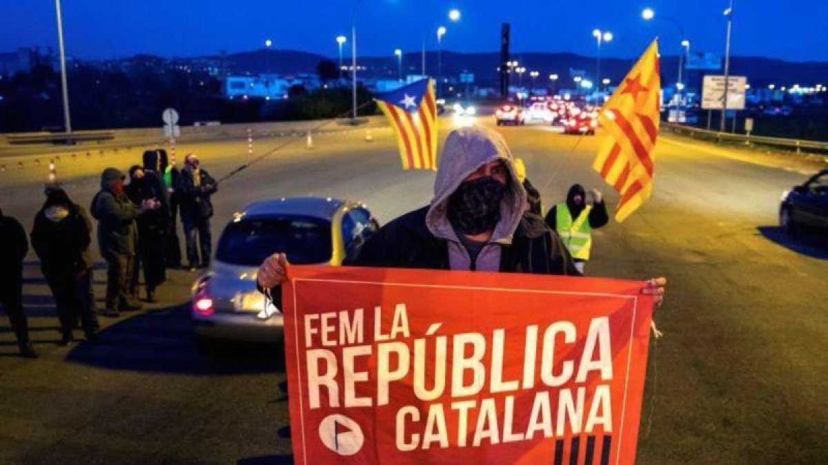 Los CDR, en el peaje de Martorell (Barcelona).-E.P