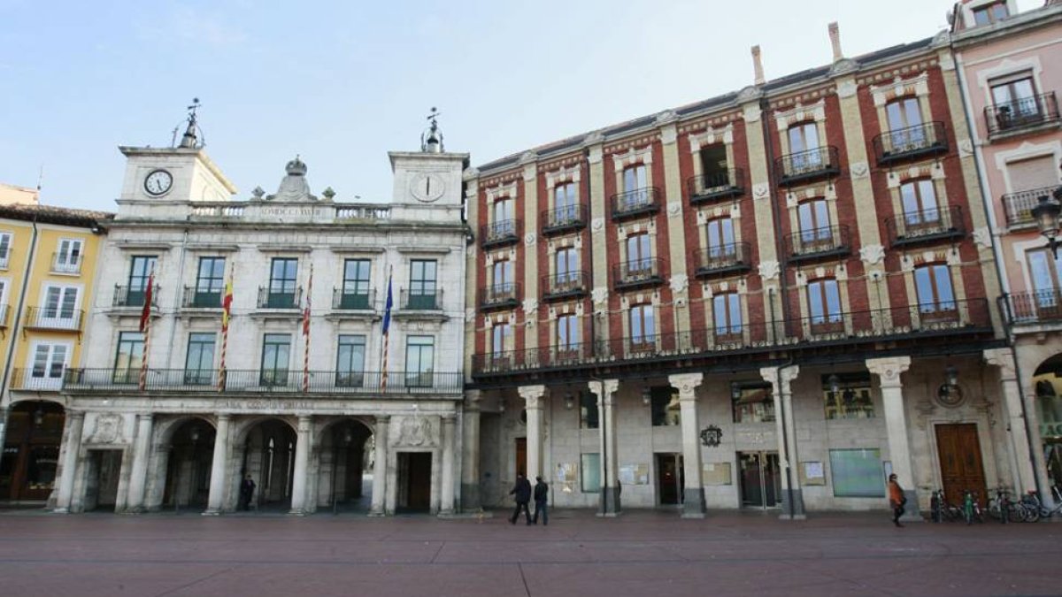 Imagen de la fachada de la Casa Consistorial, en la Plaza Mayor de Burgos.-RAÚL G. OCHOA