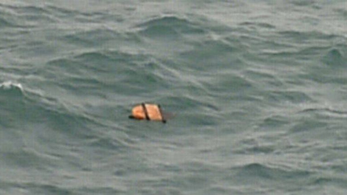 Restos del avión de AirAsia hallados en el mar de Java.-Foto: AFP / BAY ISMOYO