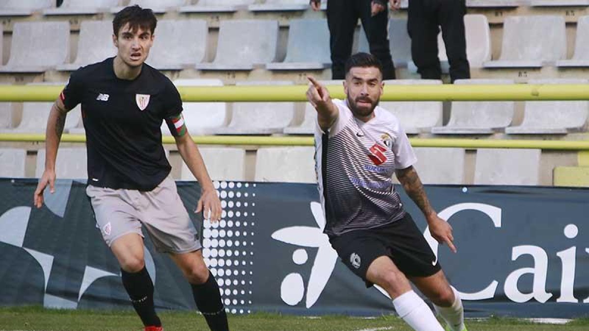 Adrián Hernández ya es el máximo goleador del Burgos CF pese a incorporarse al grupo en octubre-Raúl G. Ochoa