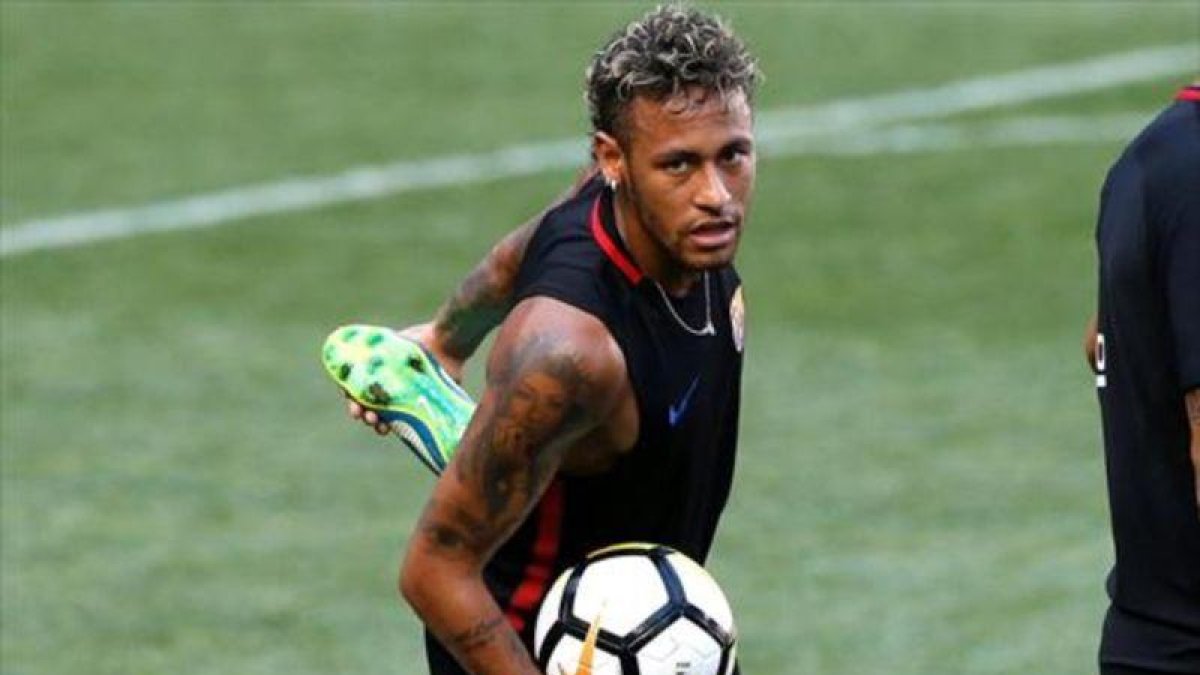 Neymar, en un entrenamiento del Barça en Estados Unidos.-REUTERS / MIKE SEGAR