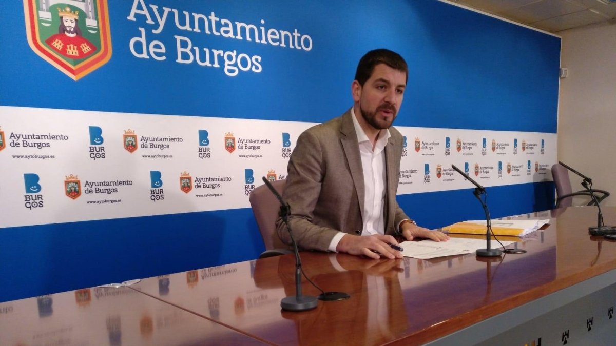 Jurado, ayer durante la presentación del presupuesto. PSOE