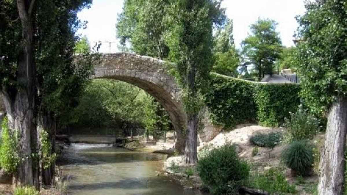 El puente se ubica junto al parque El Barriles. L. V.