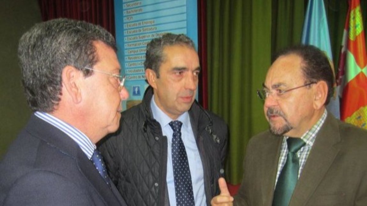 Ángel Guerra (derecha) con César Rico y David Colinas. L. V.