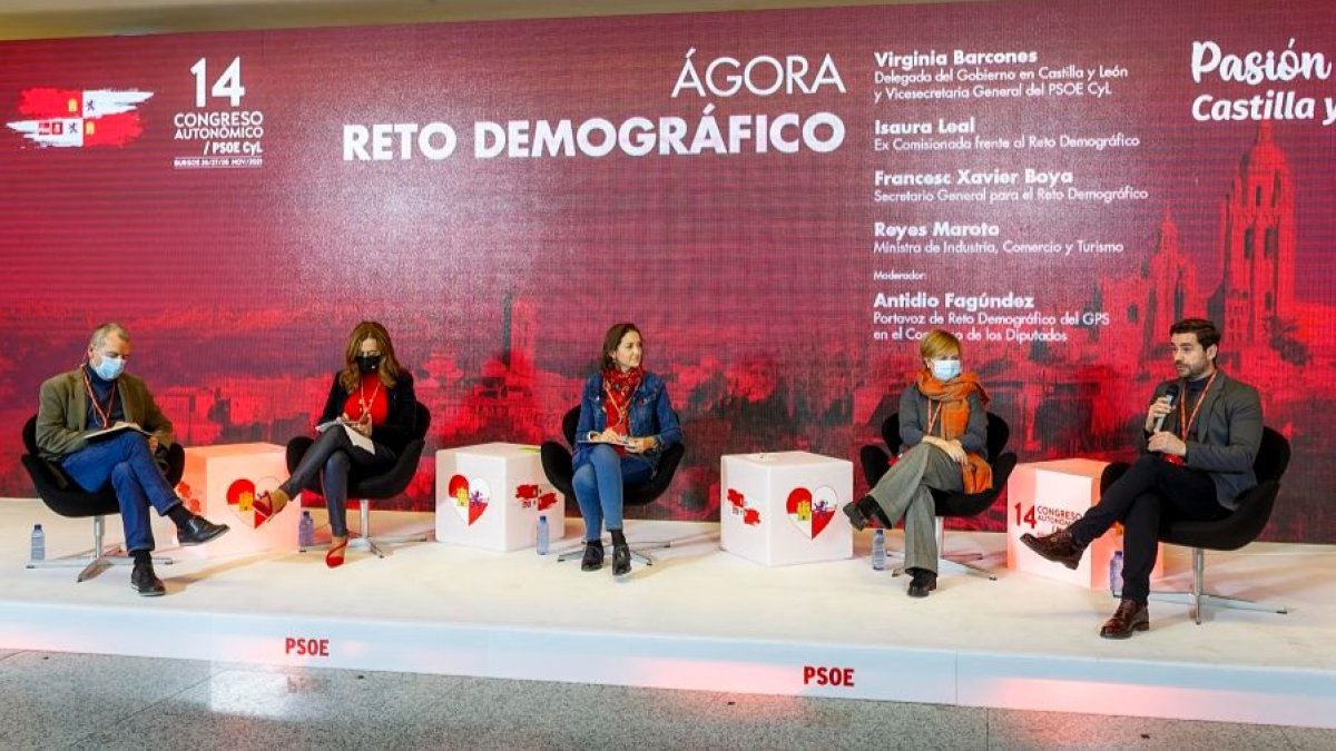 Ágora sobre despoblación en el 14º Congreso Autonómico del PSOE de Castilla y León.SANTI OTERO