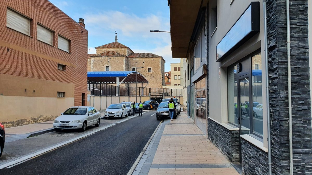 La Policía ha cortado la calle Moratín