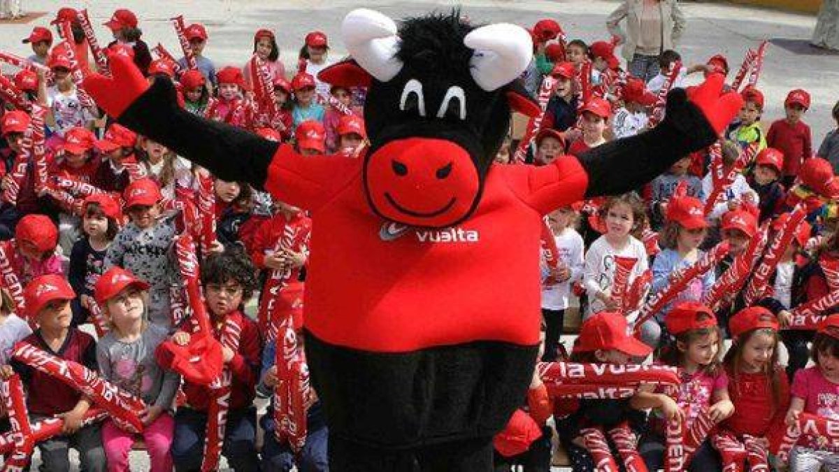 El toro Tei-Tei, la mascota oficial de la Vuelta a España 2015.-Foto: LA VUELTA 2015
