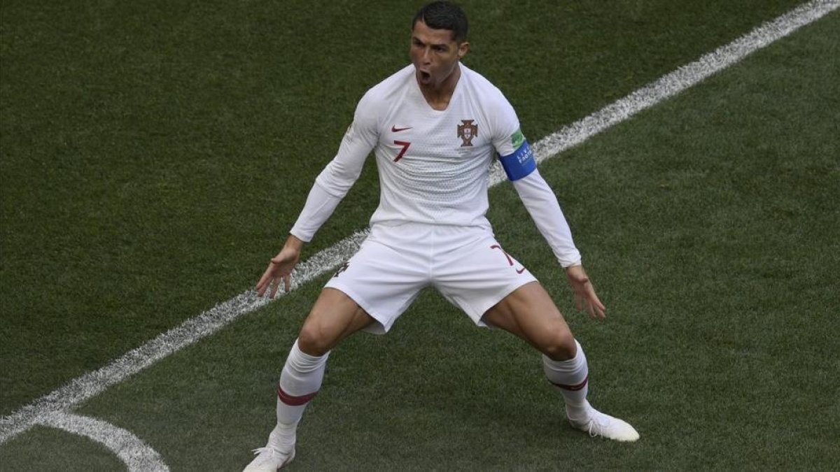 Cristiano Ronaldo celebra el gol del triunfo luso-JUAN MABROMATA