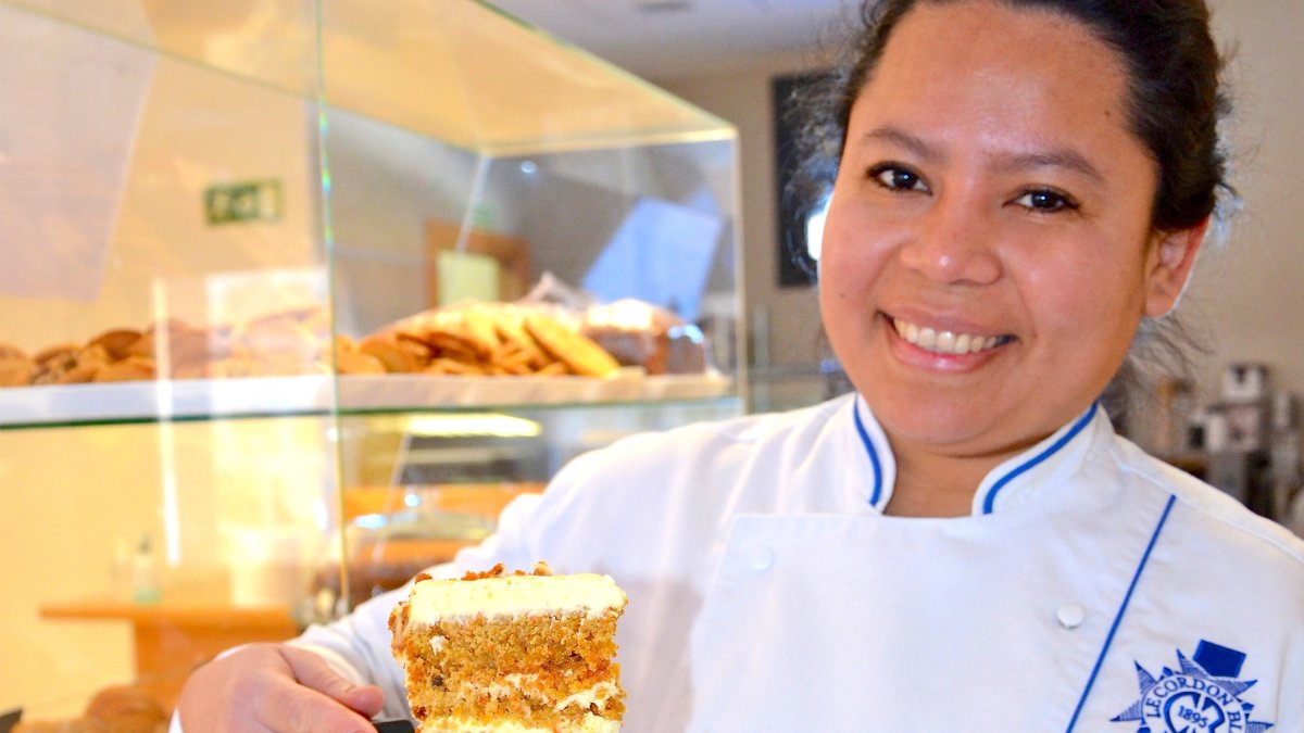 Stephanie Castro ha trabajado en diferentes obradores de pastelería y panadería en Madrid. R. FERNÁNDEZ