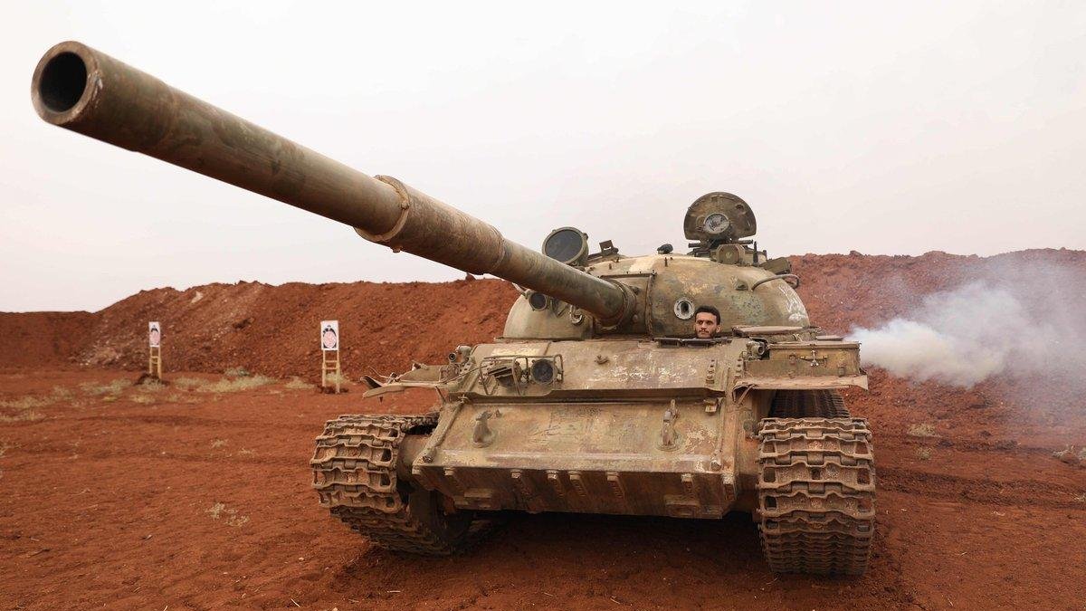 Tanque desplegado en Idlib-EFE