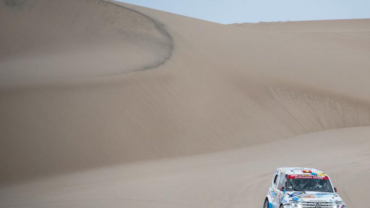 Gutiérrez avanza entre dunas en una imagen del reciente Dakar.-DKR RAID SERVICE
