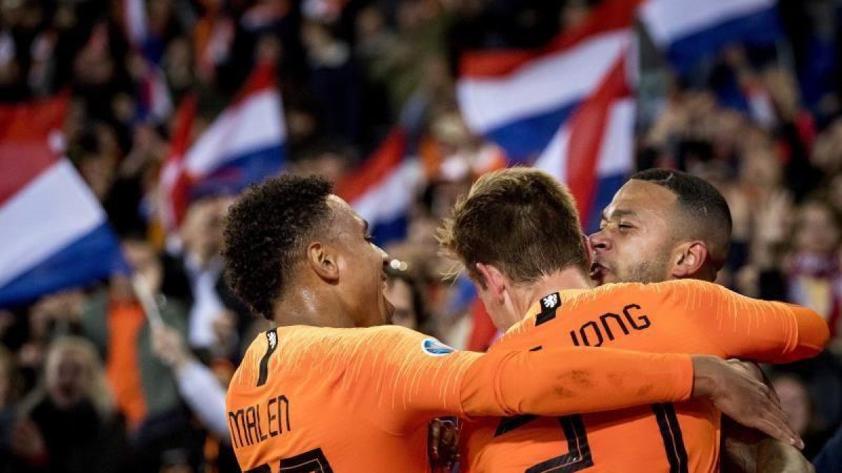 3-1. Depay y De Jong acaban con la agonía.-EPA / KOEN VAN WEEL
