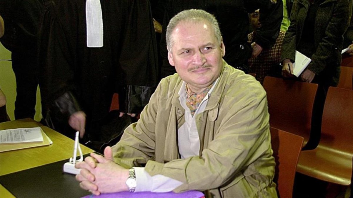 El venezolano Illich Ramírez Sánchez, alias Carlos El Chacal, en un juzgado de París en el año 2000-/ MICHEL LIPCHITZ (AP)