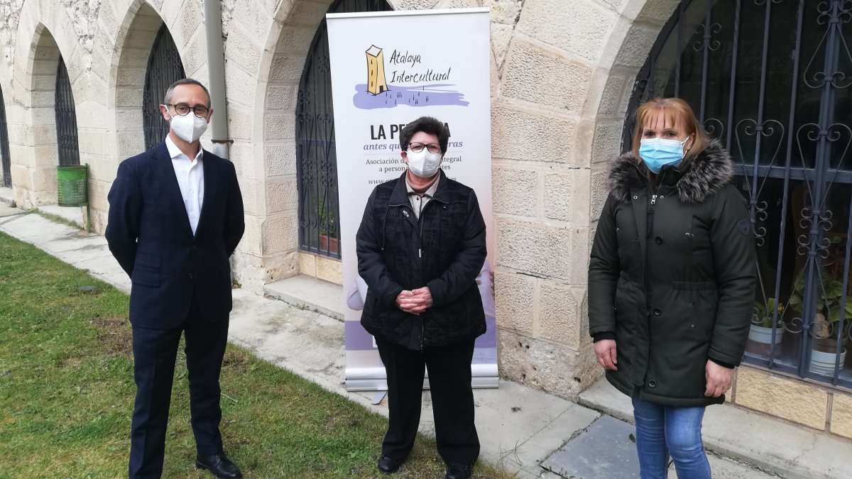 La Fundación Alimerka se hará cargo del 50% de los gastos del comedor social de Atalaya Intercultural. ECB