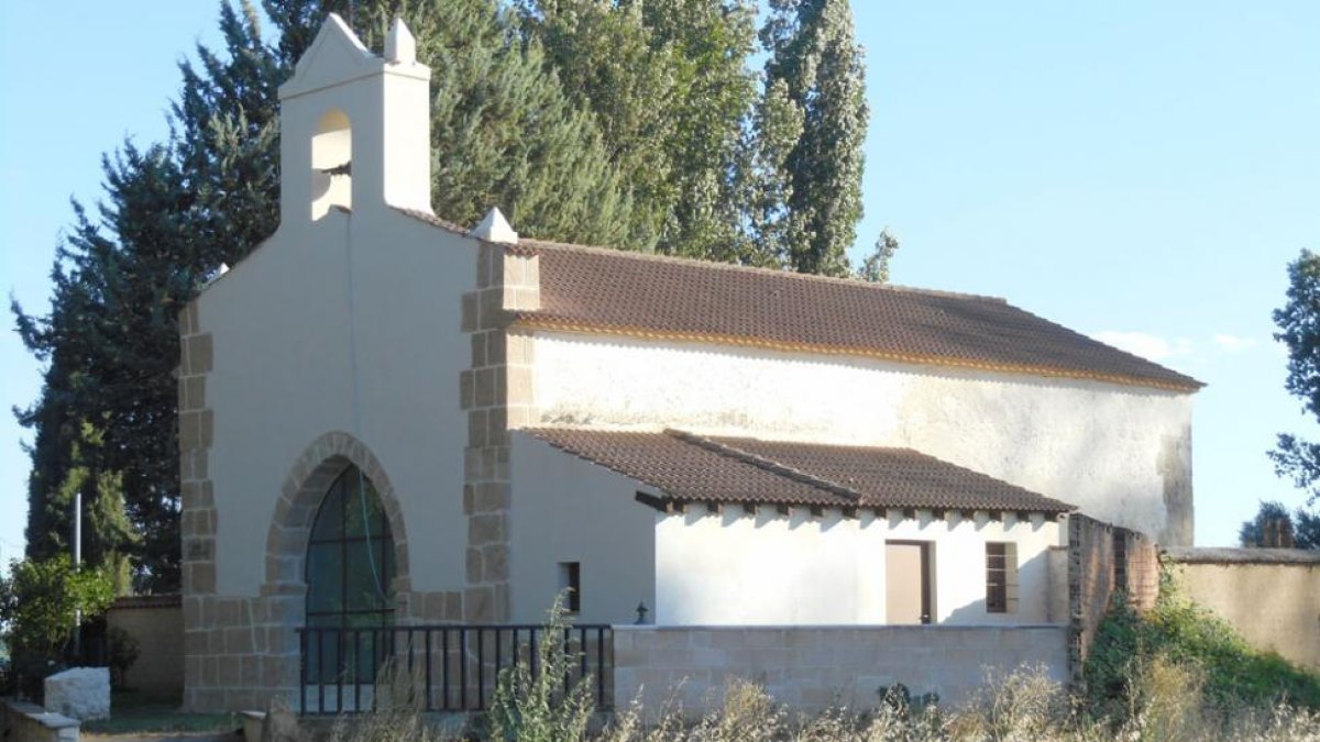 La ermita de la Virgen de los Huertos se viste de fiesta el 23 de abril.-
