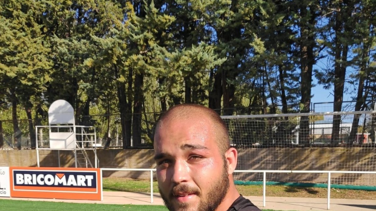 Álex Silvestre, durante un entrenamiento con el Universidad de Burgos. ECB