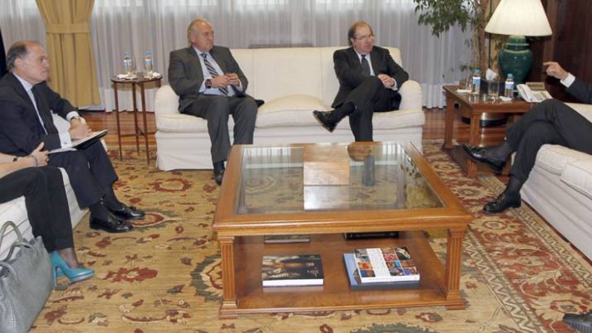 El ministro Soria recibió en el ministerio a Herrera, los consejeros de Agricultura y Economía y Pedro Ballvé-