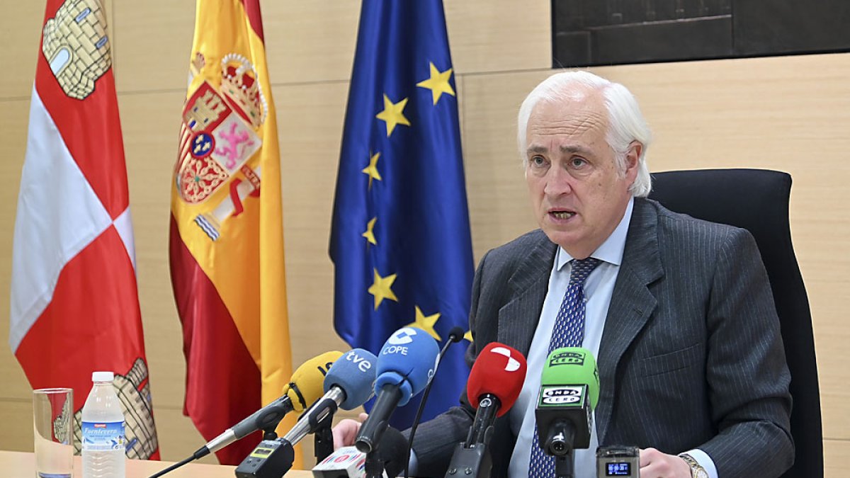 El presidente del Tribunal Superior de Justicia de Castilla y León, José Luis Concepción, comparece ante los medios de comunicación para dar a conocer la Memoria Anual de Actividades y Funcionamiento del Alto Tribunal correspondiente al año 2021.