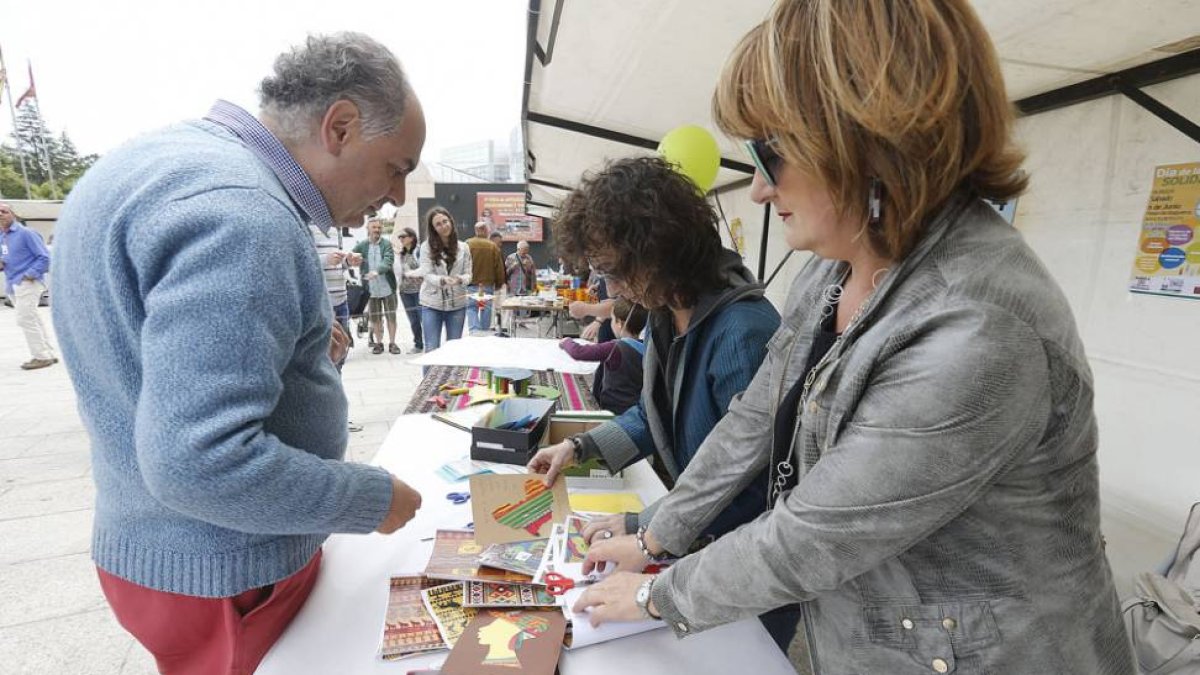 La feria arrancó con la lectura del manifiesto y por la tarde música y danza-RAÚL G. OCHOA