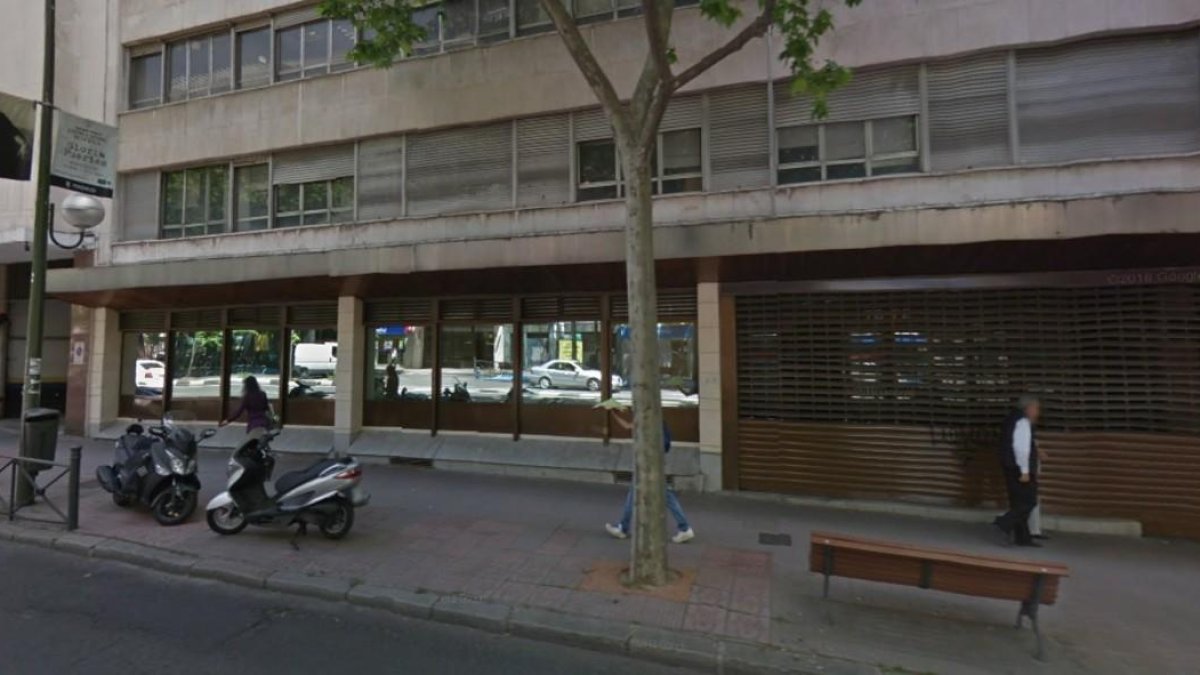 El edificio okupado por Hogar Social Madrid en la calle Príncipe de Vergara. /-GOOGLE MAPS