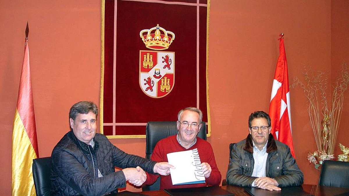 (De iz. a dcha), Juan Antonio Carrera, Ángel Carretón y Francisco Martín.-ECB