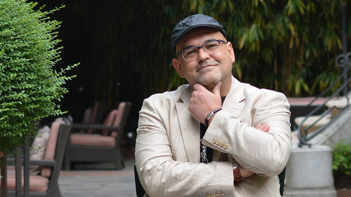 El escritor canario Alexis Ravelo. ELENA PALACIOS