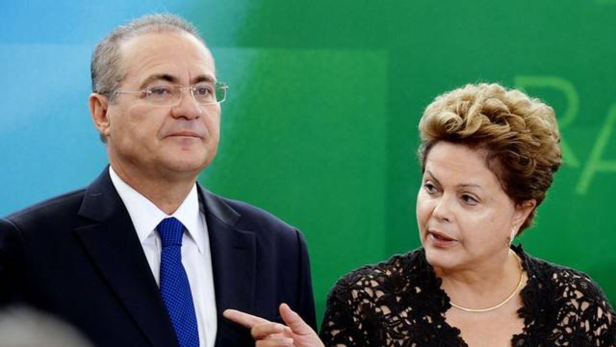 Dilma Rousseff, junto al presidente del Senado Renan Calheiros, investigado en el 'caso Petrobras'.-Foto: AFP / EVARISTO SA