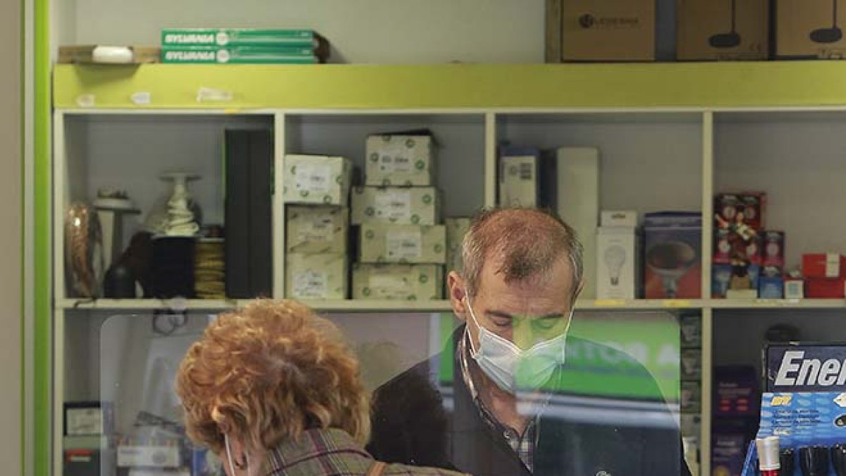 El Ayuntamiento destina 1,2 millones de euros a esta partida de ayudas al alquiler de negocios de comercio y turismo. R.G.O.