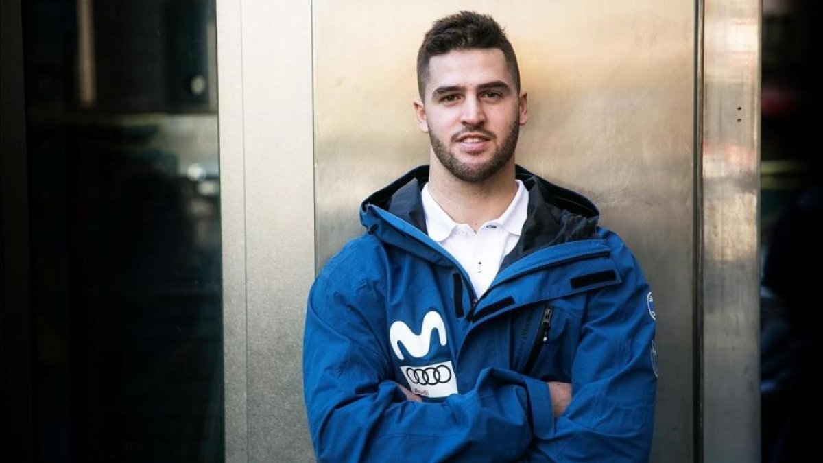Lucas Eguibar, abanderado en los Juegos, en una reciente visita a Barcelona-/ JOAN CORTADELLAS