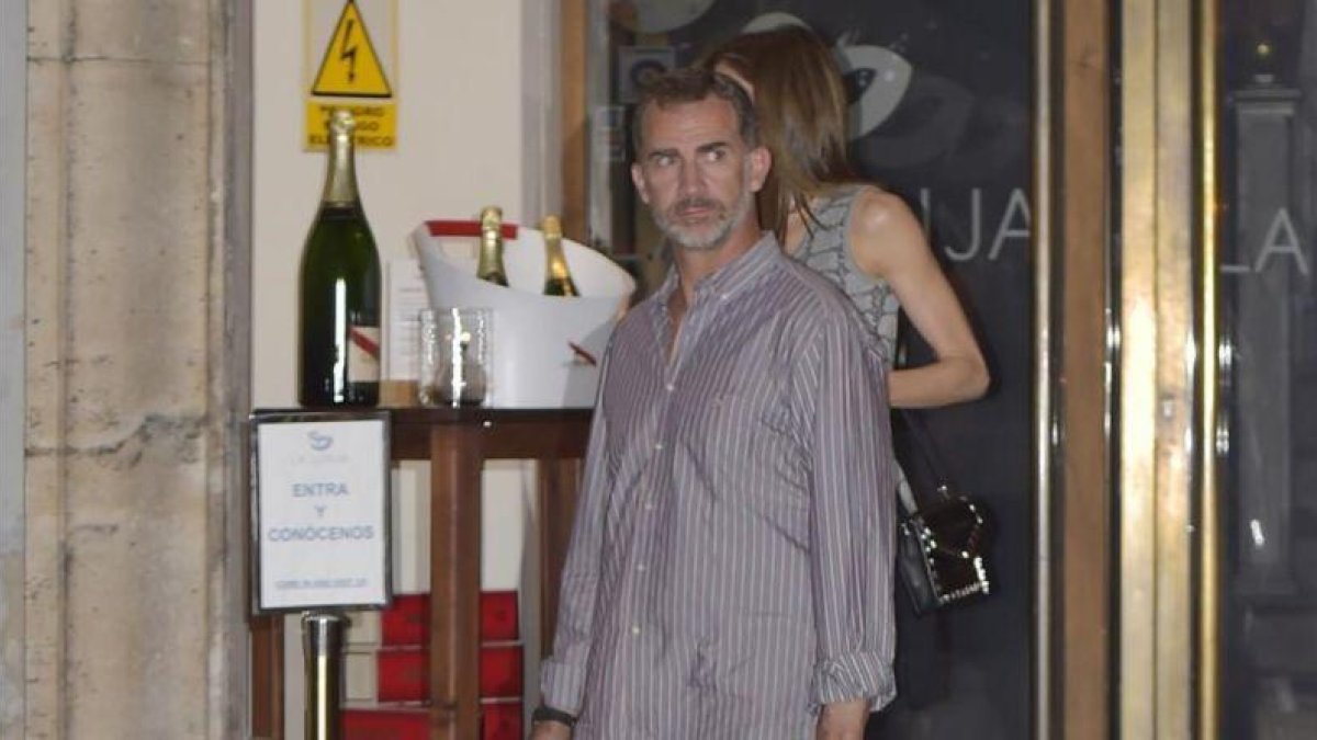 Felipe y Letizia, en el restaurante La lonja de mar, en Madrid.-GTRES