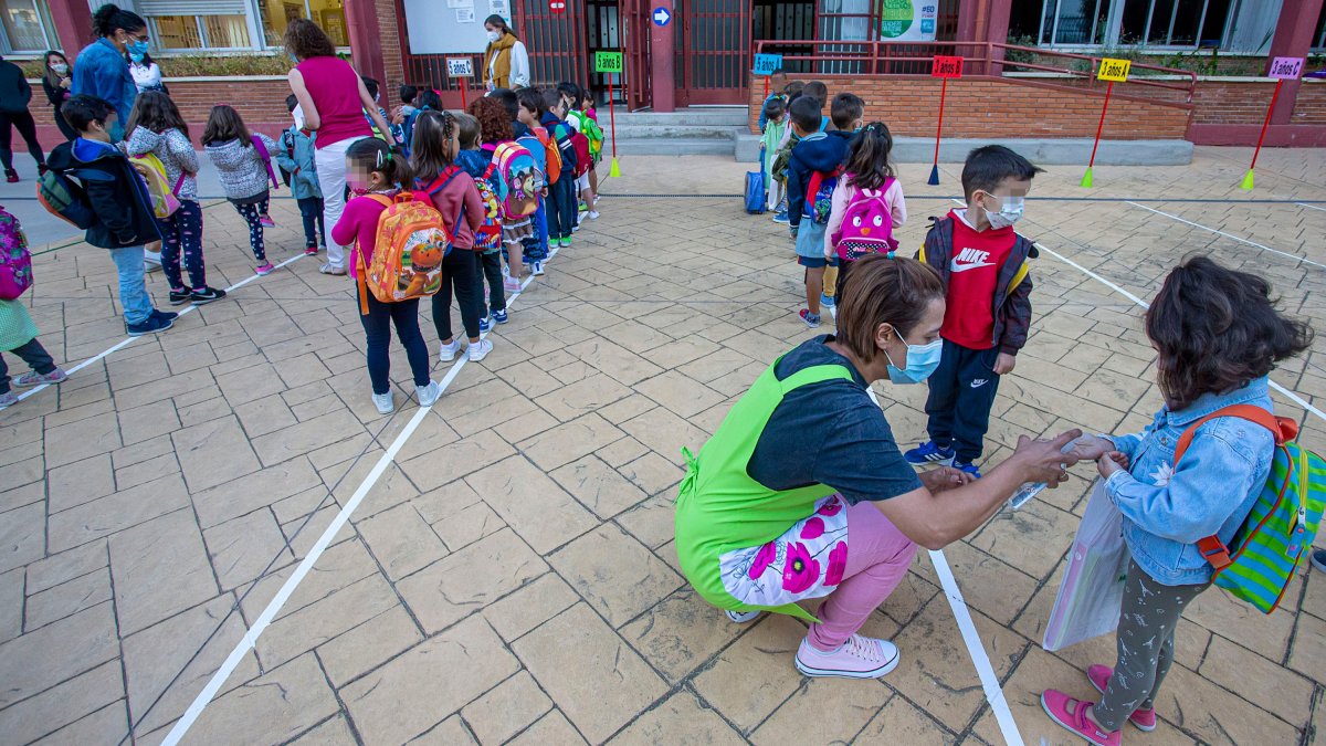 Primer día de colegio con protocolos Covid. SANTI OTERO