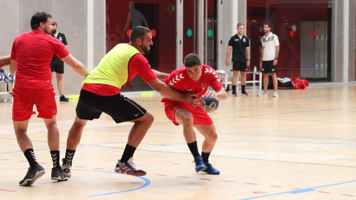 El equipo ha comenzado ya con los entrenamientos y se ha estrenado en los partidos de preparación. ECB