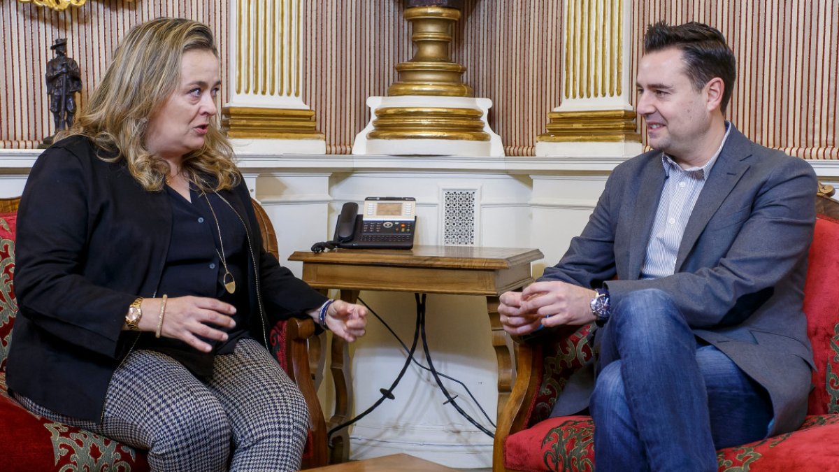 Blanca Subiñas y De la Rosa, durante su reunión en el Ayuntamiento. SANTI OTERO