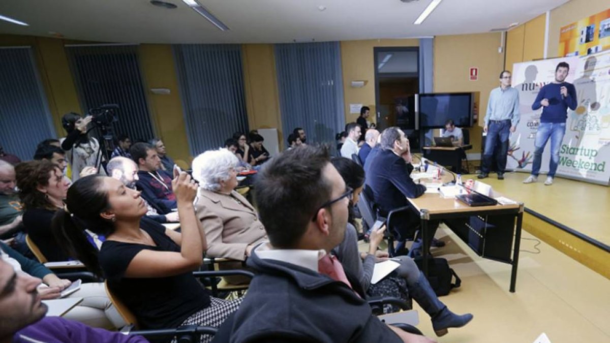 Presentación ante el jurado de uno de los 6 grupos participantes.-RAÚL G. OCHOA