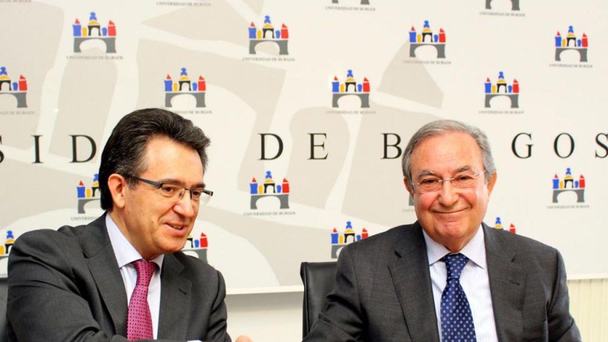 Alfredo Murillo y José Luis Hererro sellan el acuerdo.-ECB