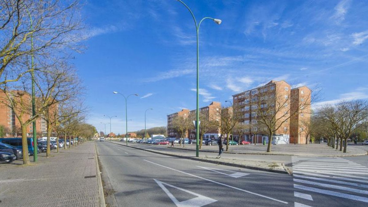 Imagen del eje central de San Juan de los Lagos que da acceso a los bloques de viviendas y que entrará en la segunda fase de las obras.-ISRAEL L. MURILLO