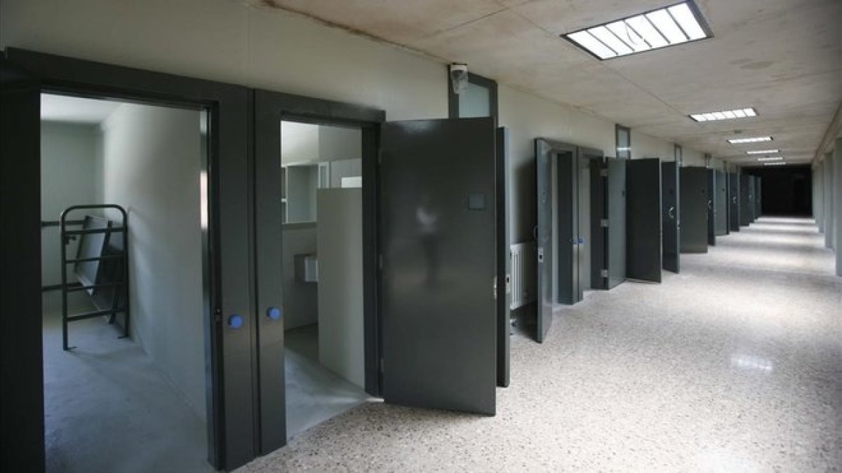 Interior de una de las galerías de la prisión de Lledoners.-MARC VILA