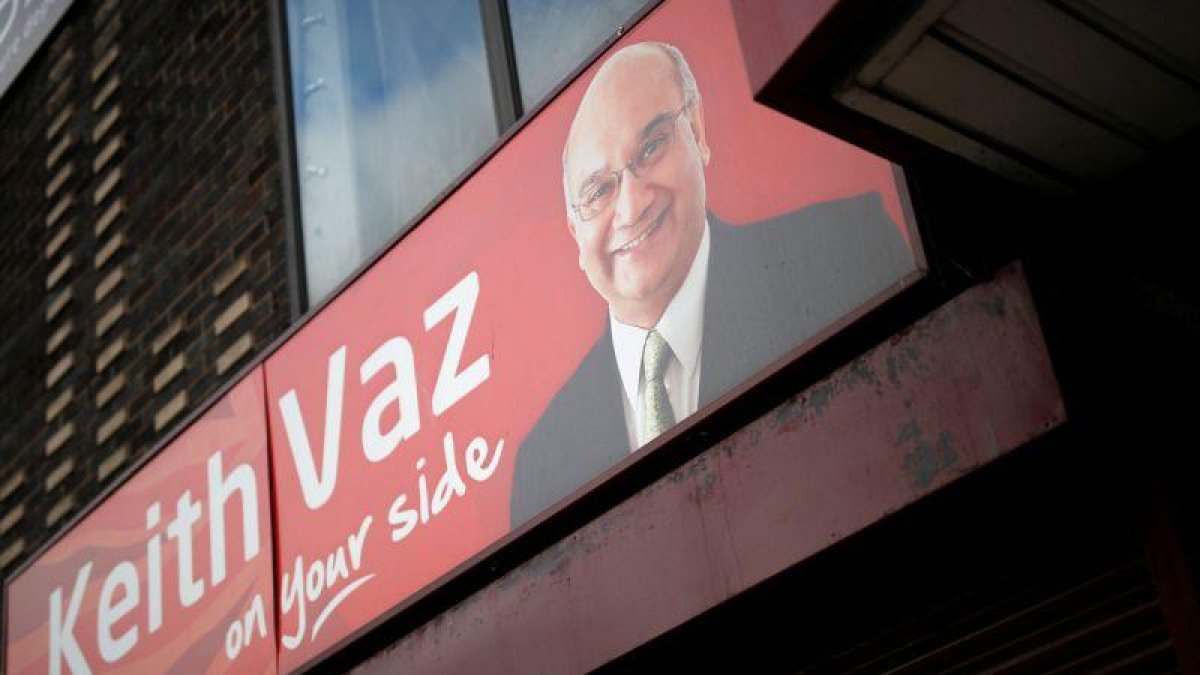 Cartel de campaña del laborista Keith Vaz.-DARREN STAPLES / REUTERS