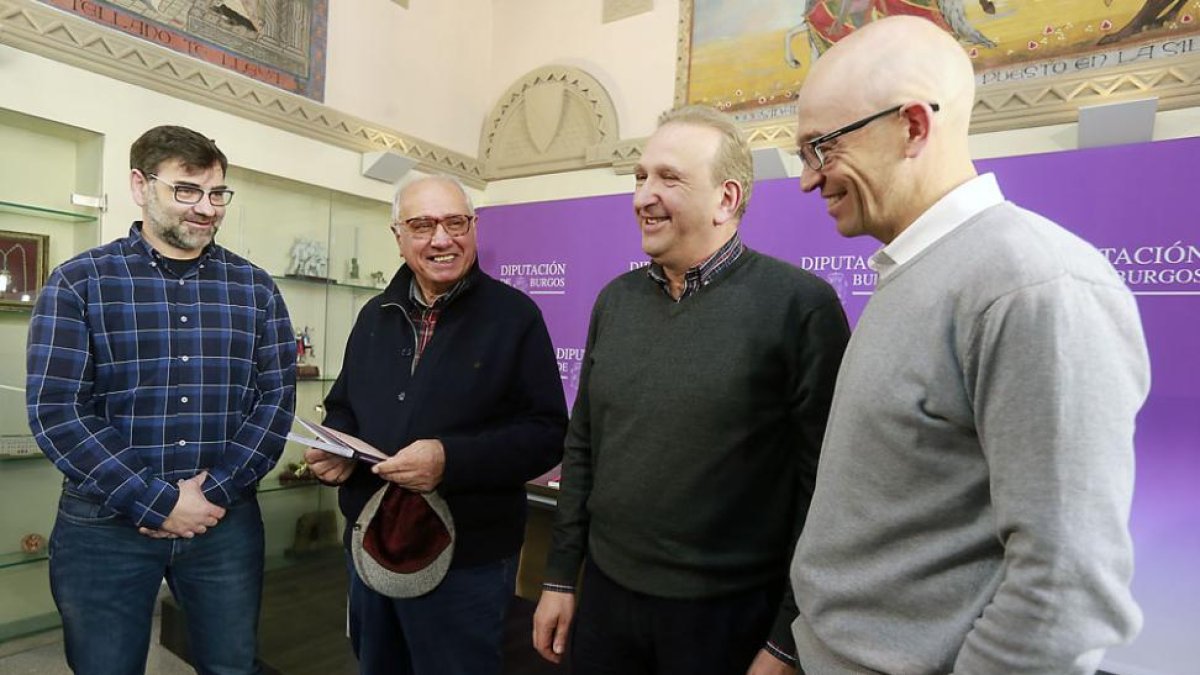 (De izq. a dcha), Carlos Calvo, Ismael del Vigo, Ricardo Martínez y Luis Jorge del Barco, en la presentación de ayer.-R.O.
