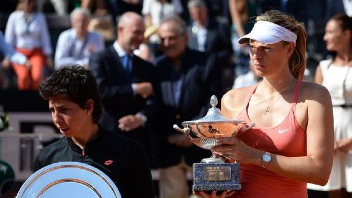 Maria Sharapova tras ganar a Carla Suárez en la final en el torneo Foro Italico en Roma.-Foto: AFP / FILIPPO MONTEFORTE