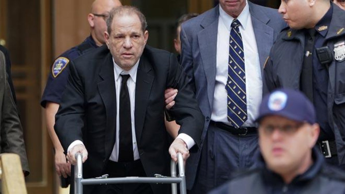 El productor de cine Harvey Weinstein llega a la Corte Suprema de Nueva York para el juicio por abuso sexual.-