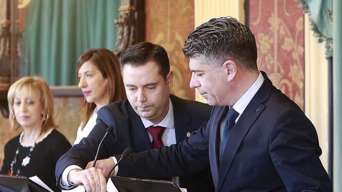 Daniel De la Rosa y Vicente Marañón presentaron en febrero el acuerdo de presupuestos. Raúl G. Ochoa