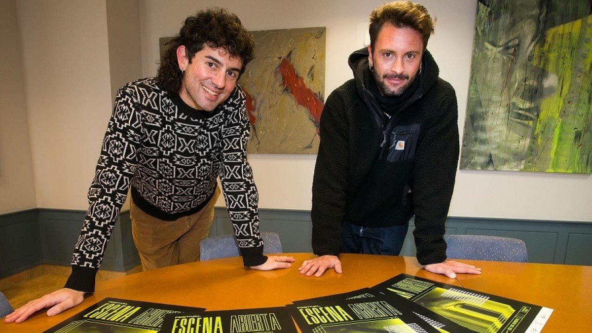 Alberto Cortés y César Barco, durante la presentación de 'One Night at the Golden Bar' en el Escena Abierta. TOMÁS ALONSO