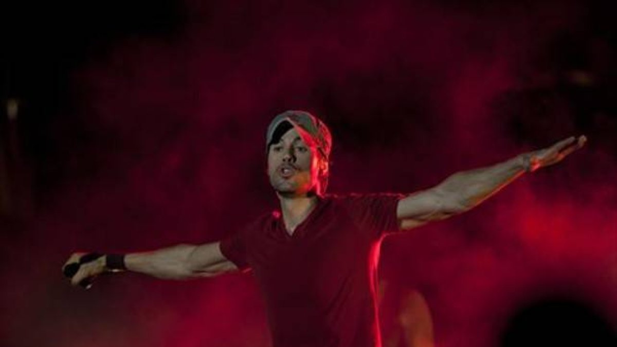Enrique Iglesias, durante el concierto en Marbella, el día 13.-Foto: AFP / JORGE GUERRERO