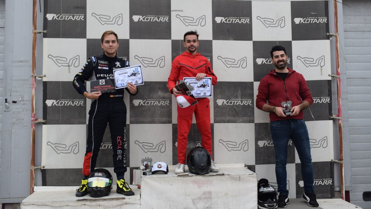 Imagen de los ganadores de la novena edición