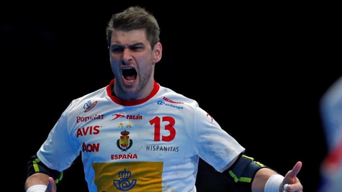 Julen Aginagalde es duda ante Macedonia.-EL PERIÓDICO