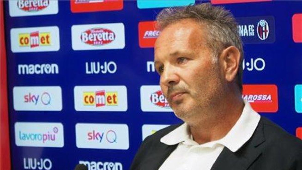 Sinisa Mihajlovic, durante el anuncio en el que explica su enfermedad.-AP / GIORGIO BENVENUTI