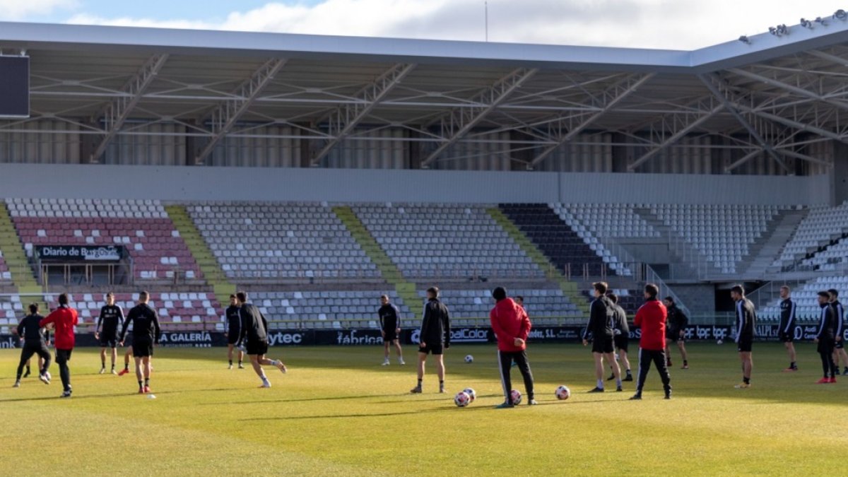 Imagen de un entrenamiento en El Plantío. BURGOS CF