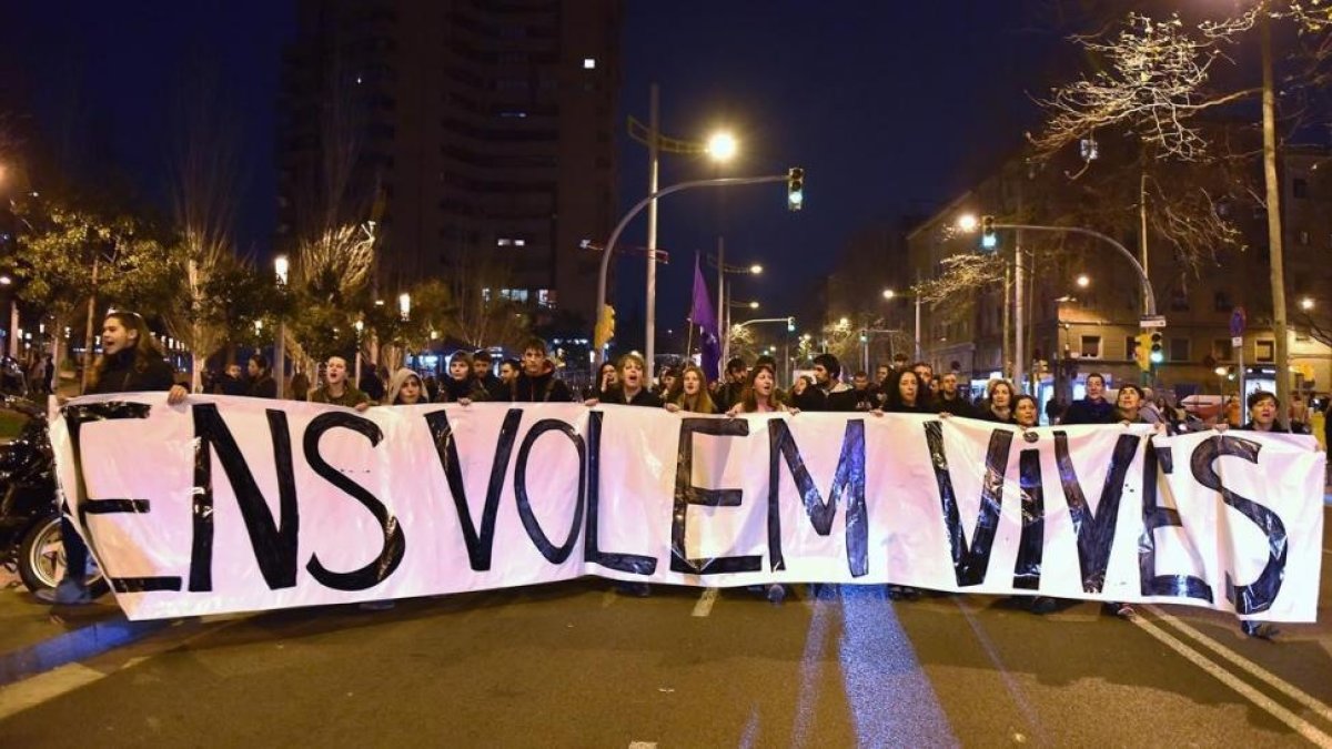Manifestación contra la violencia machista en Nou Barris, en marzo pasado.-ADRIANA DOMÍNGUEZ